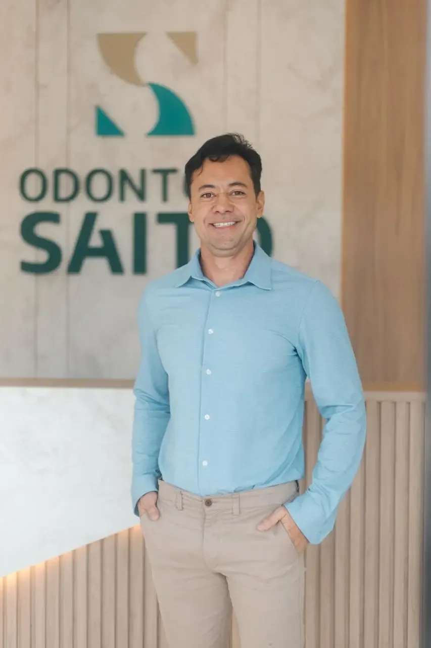 Dr. Leonardo Saito, cirurgião-dentista em Uberaba
